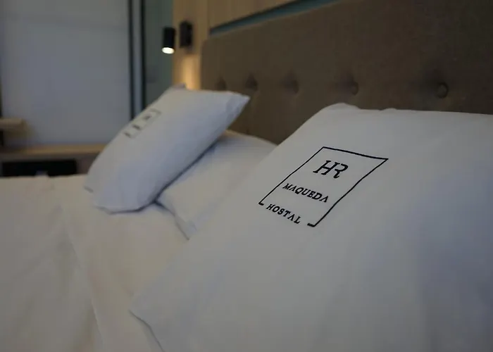 Отель Real Maqueda -