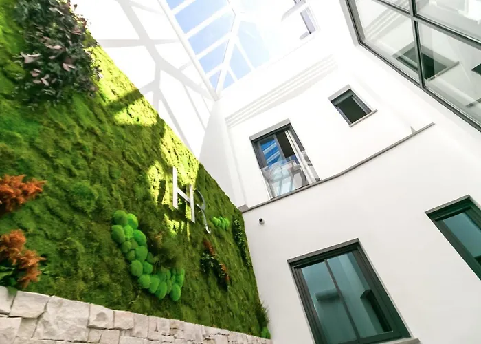 Real Maqueda - Отель *